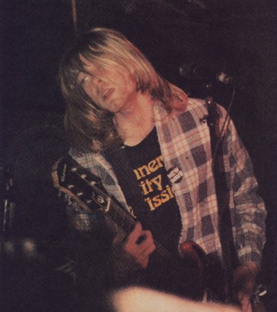Kurt with long hair. I think he looks better with medium-sized hair.